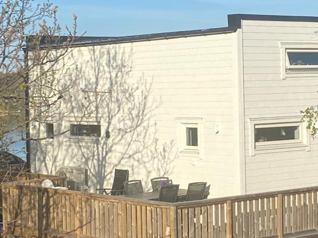Mycket Trevlig Stuga Pa Braennoe Med Havsutsikt Branno Esterno foto